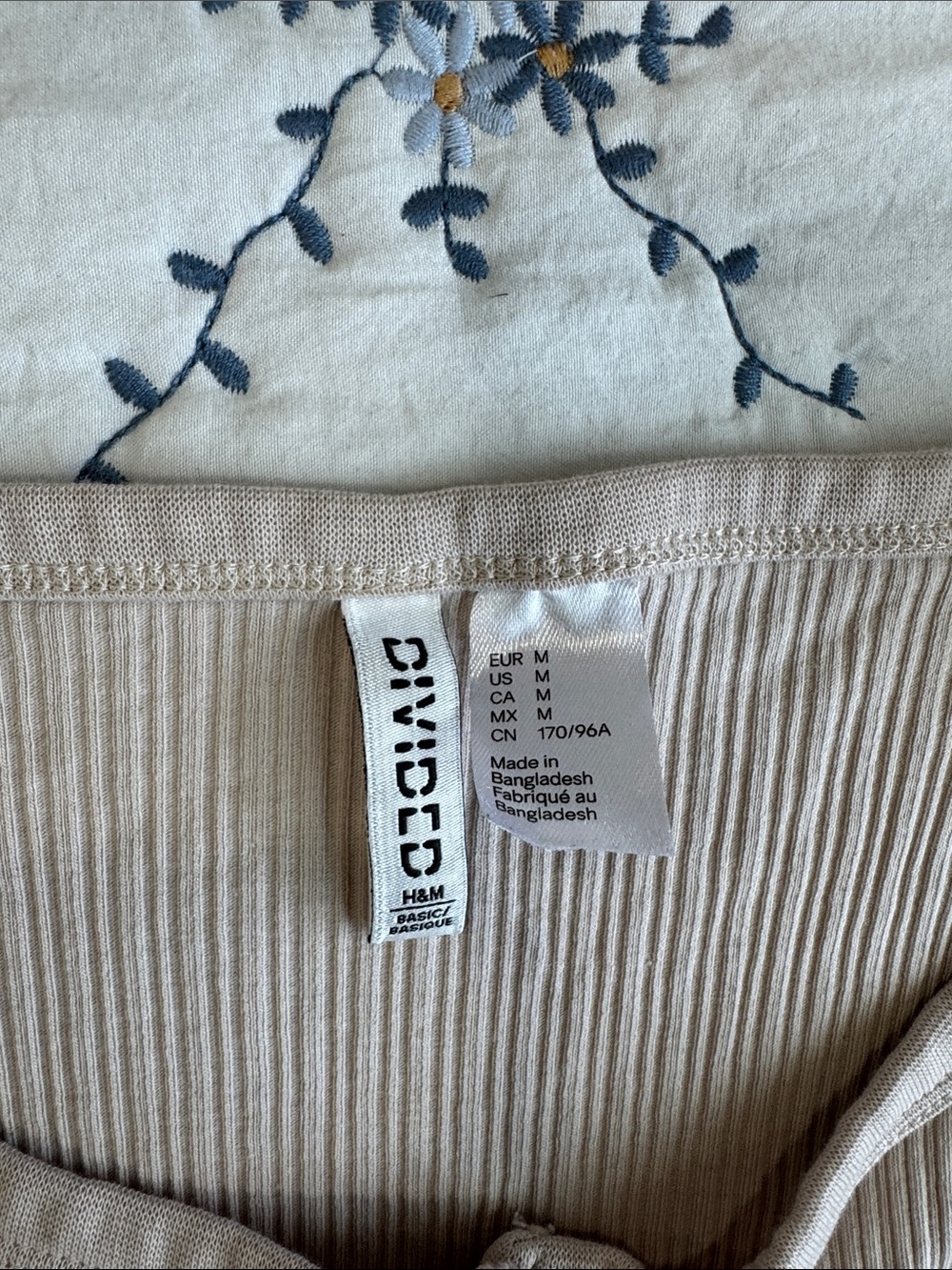H&M Beige Ribbed Button-Front Long Sleeve Top - Picture 2 of 4
